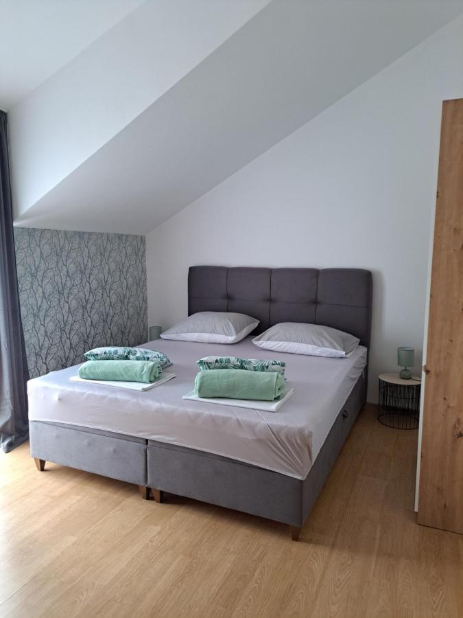 Apartments&Room Babic Kastela Bagian luar foto