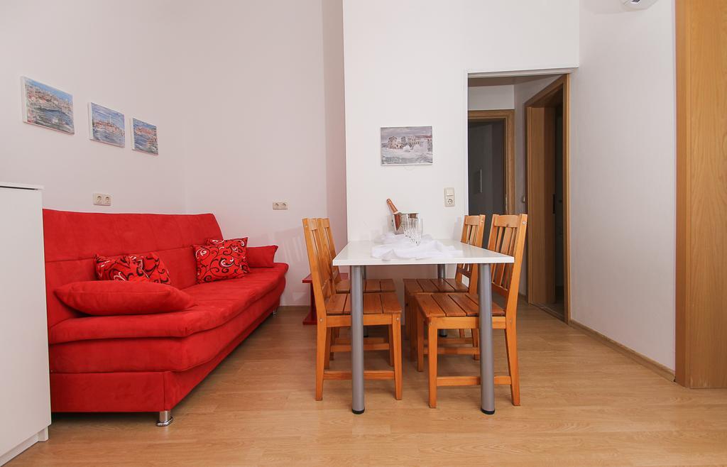 Apartments&Room Babic Kastela Bagian luar foto