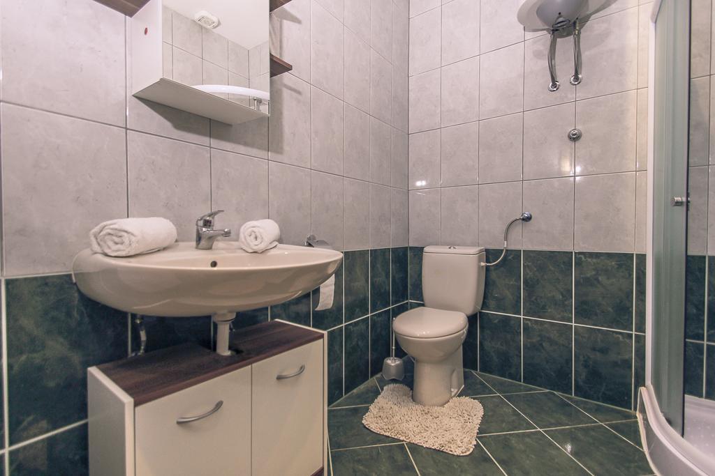 Apartments&Room Babic Kastela Bagian luar foto